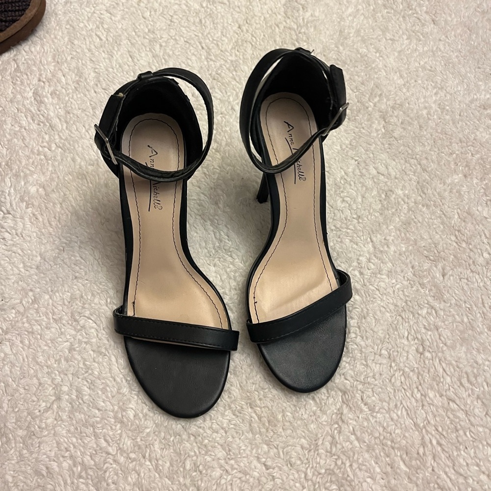 Anne Michelle Enzo Pump - Picture 2 of 7